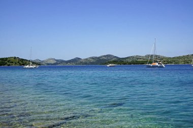 Hırvatistan 'da Dalmaçya' da kıyı labirentleri