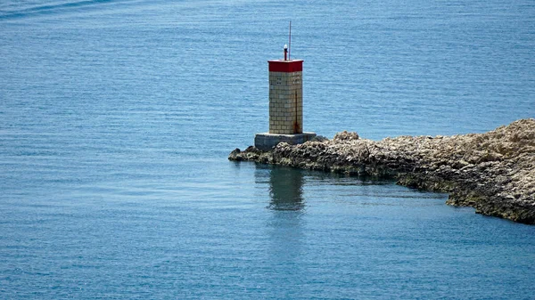 Pequeño Faro Isla Escarpada Croacia — Foto de Stock