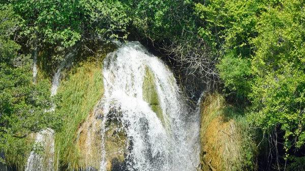 克罗提亚Krka国家方舟上的风景瀑布 — 图库照片