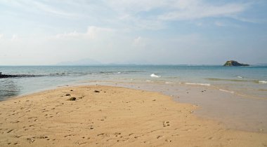 Tayland 'daki Koh Talu adasında manzaralı plaj