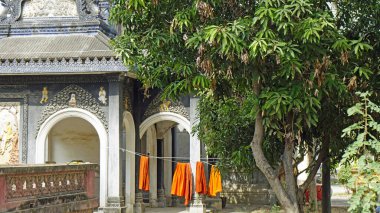 Kamboçya 'da geleneksel manastır inşaatı
