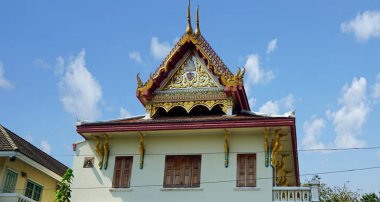 Bangkok, Tayland 'da Chao praya nehrinin kıyısında bir ev.
