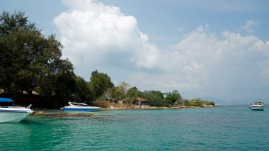 Tayland 'daki Koh Samet Adası' nın manzaralı kıyı şeridi