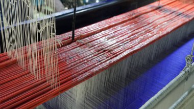 Pnom penh 'deki ipek adasında ipek üretimi