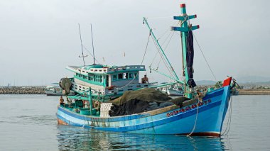 Phu Quoc, Vietnam - Şubat 2024: Limandaki geleneksel balıkçı tekneleri