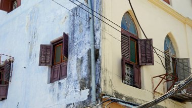 Stonetown 'daki geleneksel tahta pencere panjurları