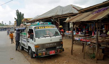 Paje, Zanzibar - Ekim 2024: tipik yerel ulaşım aracı