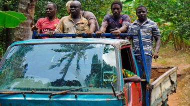 Paje, Zanzibar - Ekim 2024: yerel dala taşımacılığı