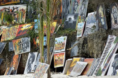 Stonetown, Ekim 2024: Turistler için renkli tablolar