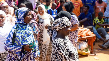 Kinyasini, Zanzibar - Ekim 2024: Fakir bir köyde günlük yaşam