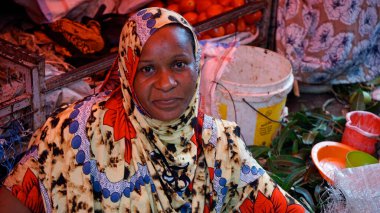 Stonetown, Zanzibar - Ekim 2024: Yerel taze pazar sakinleri 