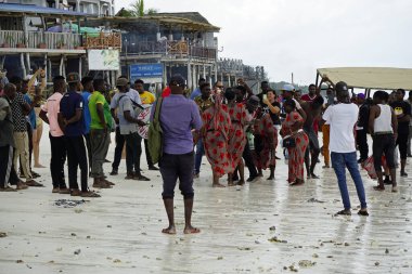 Nungwi, Zanzibar - Ekim 2024: Geleneksel Afrika düğünü plajda