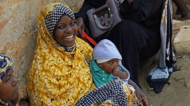 Kinyasini, Zanzibar - Ekim 2024: Fakir bir köyde günlük yaşam