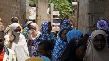 Kinyasini, Zanzibar - Ekim 2024: Fakir bir köyde günlük yaşam