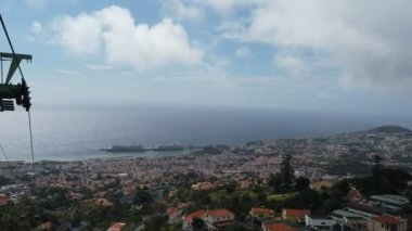 Funchal, Madeira 'da teleferik gezisi.
