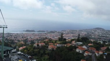 Funchal, Madeira 'da teleferik gezisi.