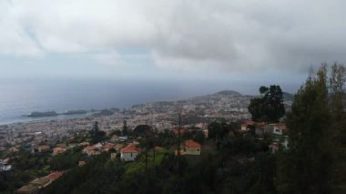 Funchal, Madeira 'da teleferik gezisi.