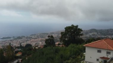 Funchal, Madeira 'da teleferik gezisi.