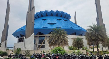 Kral Salman Camii, Maldivler 'de erkek.