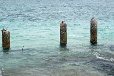 Gulhi Adası 'ndaki eski çürük iskelede