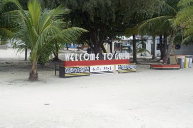 Gulhi Adası, Maldivler - Ocak 2025: Limandaki hoş geldin tabelası