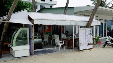 Maafushi, Maldivler - Ocak 2025: Küçük yerel köy 