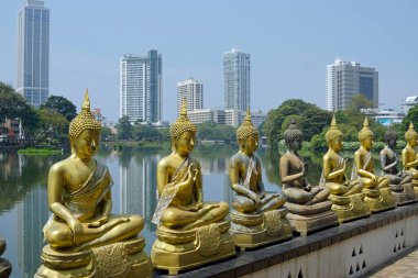 Sri Lanka 'daki Kolombo' daki manzaralı Budist tapınağı.