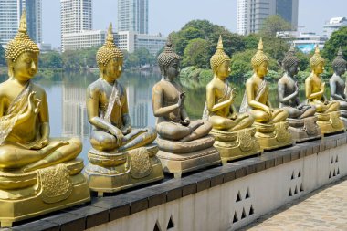 Sri Lanka 'daki Kolombo' daki manzaralı Budist tapınağı.