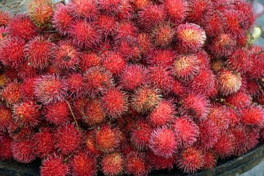 Ella 'daki yerel çiftçi pazarından taze meyve.