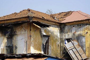 Hindistan 'da Goa' da evleri yıkmak