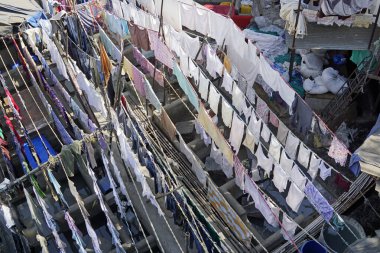 Mumbai, Hindistan 'daki Dhobi ghat gecekondu mahallesinde çamaşırhane.