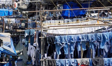 Mumbai, Hindistan 'daki Dhobi ghat gecekondu mahallesinde çamaşırhane.