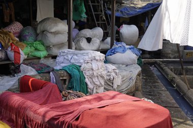 Mumbai, Hindistan 'daki Dhobi ghat gecekondu mahallesinde çamaşırhane.