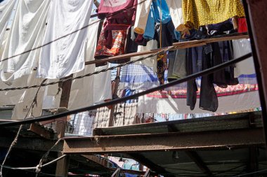 Mumbai, Hindistan 'daki Dhobi ghat gecekondu mahallesinde çamaşırhane.