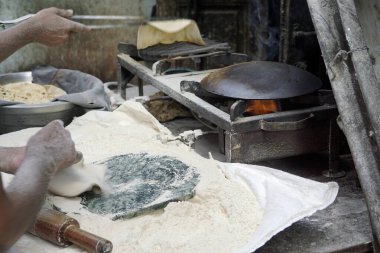 Mumbai, Hindistan 'daki Dharavi gecekondu mahallesindeki fırın.