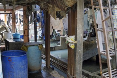Mumbai, Hindistan 'daki Dhobi ghat gecekondu mahallesinde çamaşırhane.