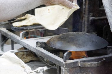 Mumbai, Hindistan 'daki Dharavi gecekondu mahallesindeki fırın.