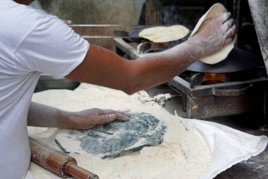 Mumbai, Hindistan 'daki Dharavi gecekondu mahallesindeki fırın.