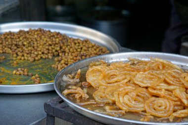 Mumbai 'deki tipik sokak yemekleri.