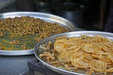 Mumbai 'deki tipik sokak yemekleri.
