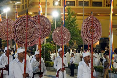 Colombo, Sri Lanka - 11 Şubat 2025: Gangaramaya Navam Maha Perahera Festivali
