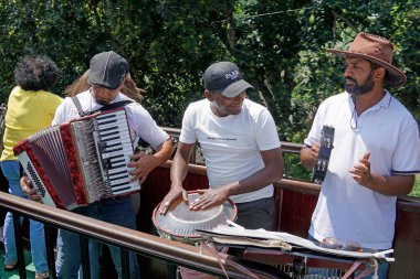 Ella, Sri Lanka - 6 Şubat 2025: Tren yolculuğu 