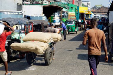 Colombo, Sri Lanka - 11 Şubat 2025: Pettah bölgesinde iyi ulaşım