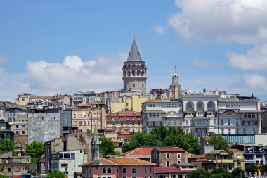 İstanbul 'da tarihi mahallelerde renkli Balat evleri
