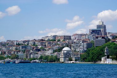 İstanbul 'da rıhtım manzaralı, hindi