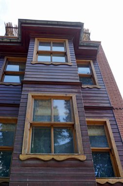 İstanbul 'da tarihi mahallelerde renkli Balat evleri