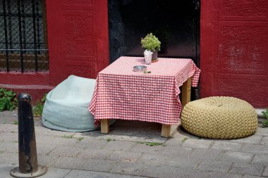 Balat 'taki samimi İstanbul kafe misafirleri sıcak karşılıyor