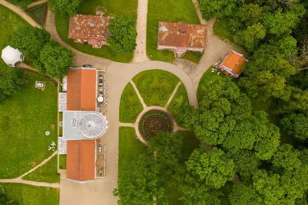 Fotografia Drones Pequenos Parques Sebes Durante Dia Verão — Fotografia de Stock