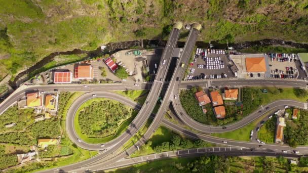 Drone Video Cruce Carreteras Ríos Casas — Vídeos de Stock