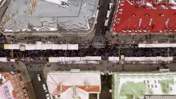 Drone Záběry Veletrhu Centru Města Velký Dav Lidí Během Zimního — Stock video